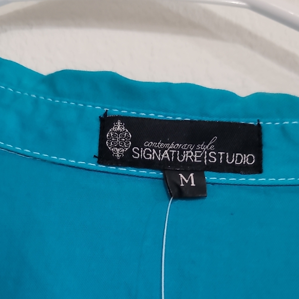 NWT Signature Studio Teal Button-Up Shirt - Picture 2 of 4